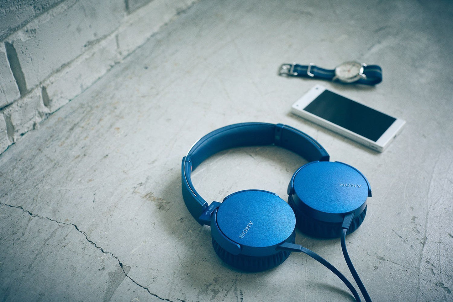 SONY MDR-XB 550AP On-Ear Headphones with Mic (Blue)
